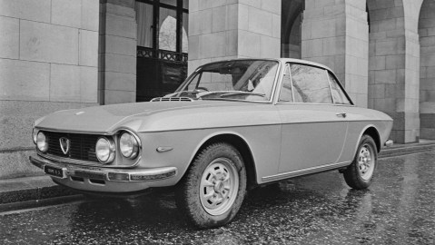 Retiran vehículo que llevaba estacionado 47 años en el mismo lugar en Italia
