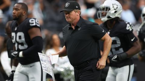 Jon Gruden, head coach de los Raiders