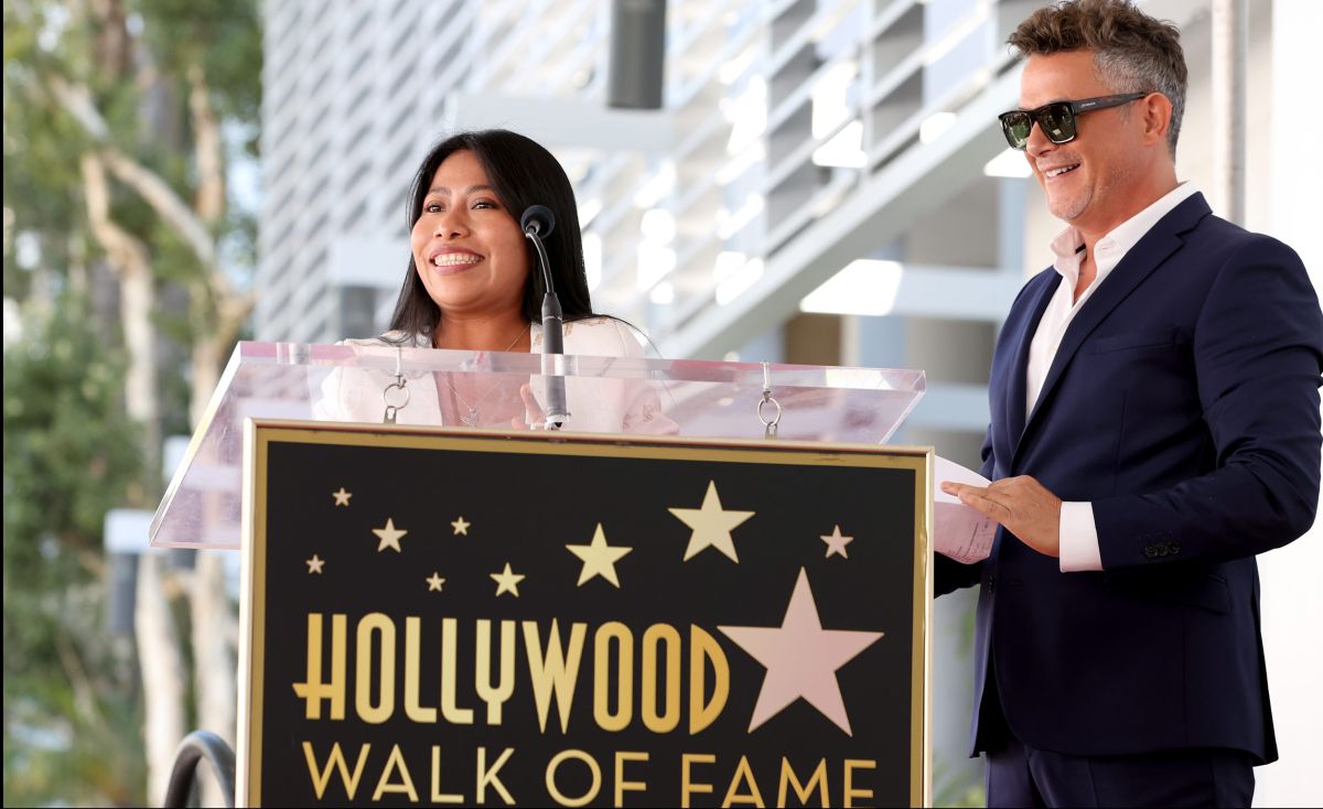 Alejandro Sanz inaugurates his star in Hollywood with the help of Yalitza Aparicio