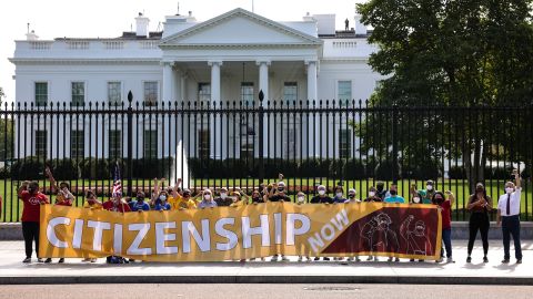 Activistas han exigido al Congreso y a la Administracoón Biden asegurar una protección a indocumentados.