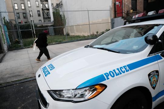 Cinco más arrestados por asesinato de joven hispano en "venganza" a plena luz en calle de Nueva York