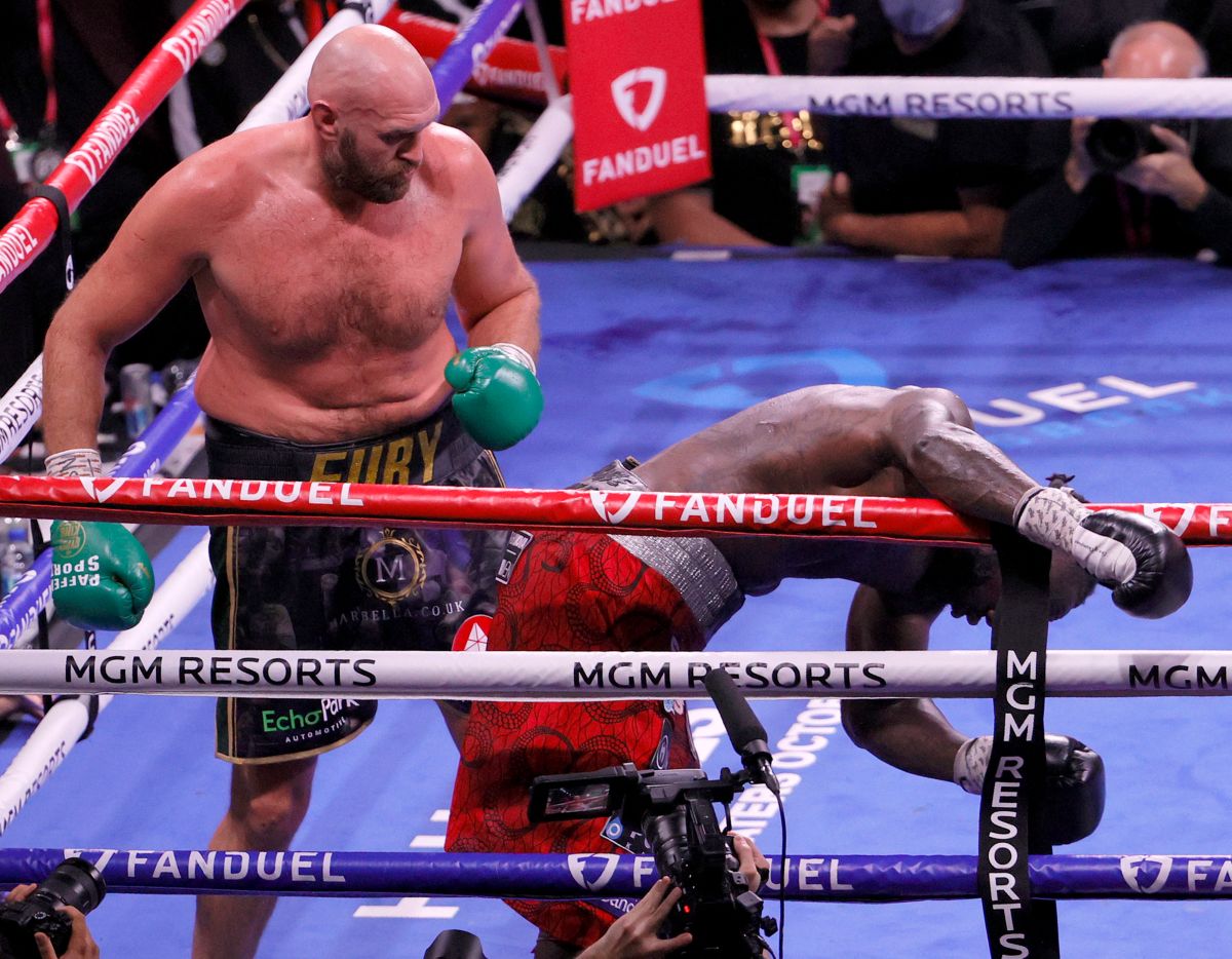 Tyson Fury termina a Deontay Wilder en el round 11 de su pelea en Las Vegas.