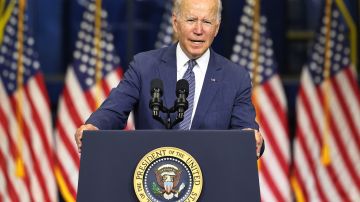 El presidente Biden apoya protección a inmigrantes, pero deja la decisión al Congreso.