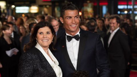 Cristiano Ronaldo junto a su madre Dolores Aveiro.