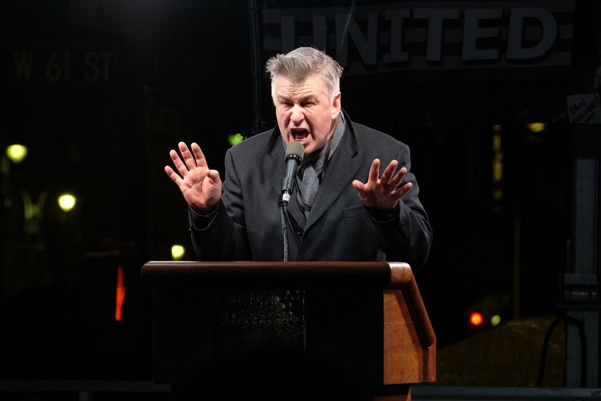 Alec Baldwin: they issue an order to search the actor’s cell phone in search of more evidence