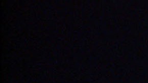 Los astronautas de la STS-79 disfrutan esta vista del complejo Mir como telón de fondo contra la negrura del espacio sobre el horizonte de la Tierra