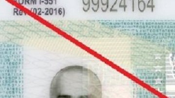 USCIS negó la 'green card' a un exagente de migración que desconocía que no era estadounidense.
