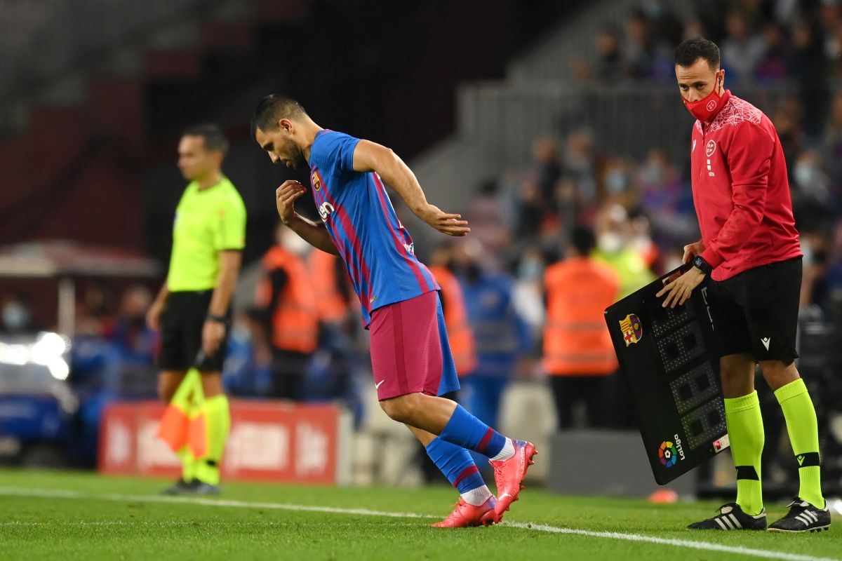 Kun Agüero makes his debut with Barça 139 days after his signing