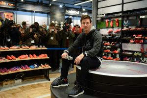 ¡Tienes que verlo! Bad Bunny narra comercial dedicado a Lionel Messi (VIDEO)