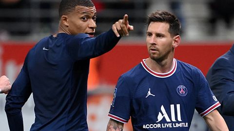 Mbappé le dio a Messi la asistencia de su primer gol en el PSG.