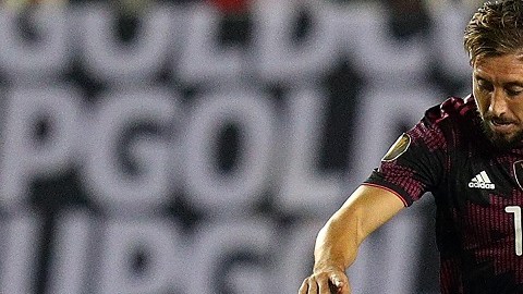 Héctor Herrera volverá a ser el equilibro de El Tri en la mitad de la cancha.