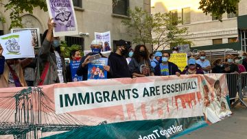 Las afueras de la casa del senador Shumer en Brooklyn ya ha sido escenario de varias protestas por la reforma migratoria.