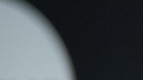 El actor Penn Badgley