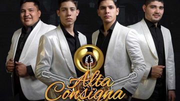 Axel Ramírez, Aaron Gil, Dani Vidal y Alan Nieblas, los integrantes de la banda de pop mexicana 'Alta Consigna'.