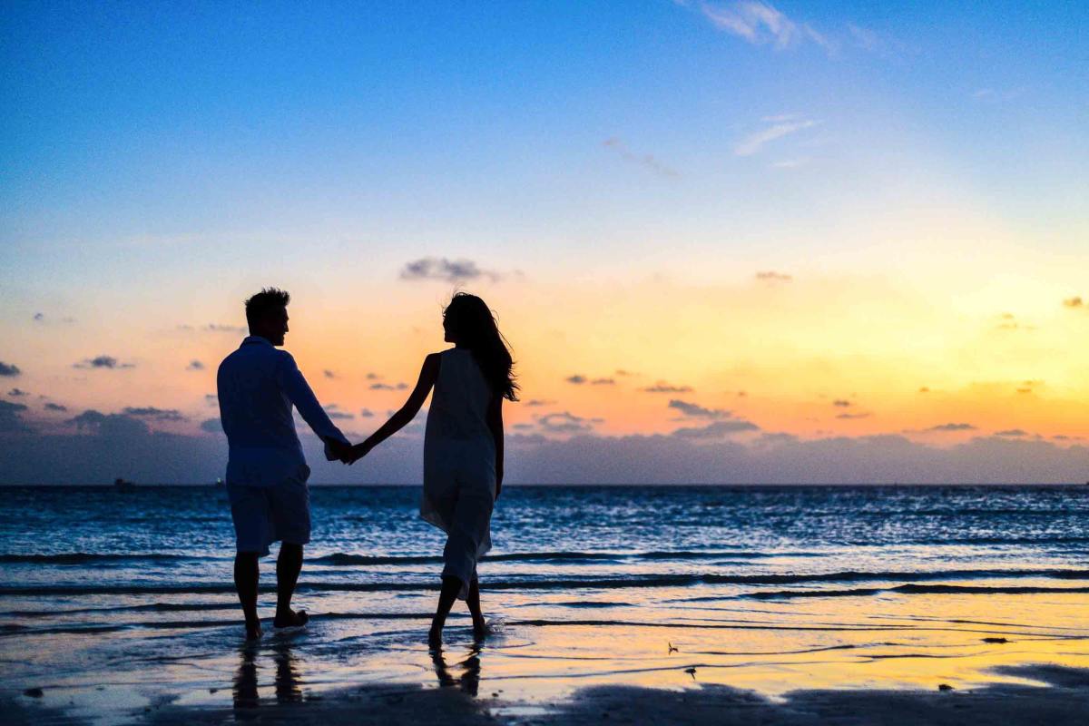 Qué es una relación TIL y por qué hay cada vez más parejas interesadas