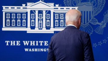Biden saliendo de una presentación en la Casa Blanca, septiembre 2021.