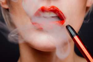Vaping: los miles de químicos desconocidos que la Universidad Johns Hopkins descubrió en los cigarrillos electrónicos