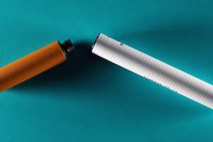 FDA aprueba cigarrillos electrónicos por primera vez