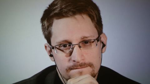 edward-snowden-facebook