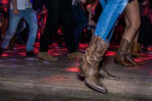 Estudiantes de origen hispano denunciaron haber sido víctimas de racismo por bailar "Payaso de rodeo"