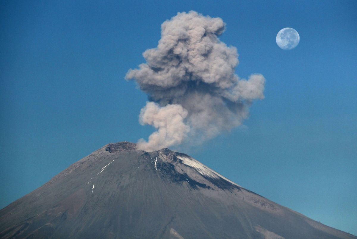 Constantemente, el volcán está siendo monitoreado por su actividad.
