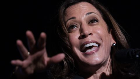 Vicepresidenta Kamala Harris se vacunó.