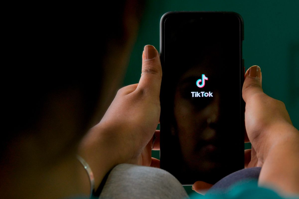 Reto viral en TikTok causa preocupación en escuelas