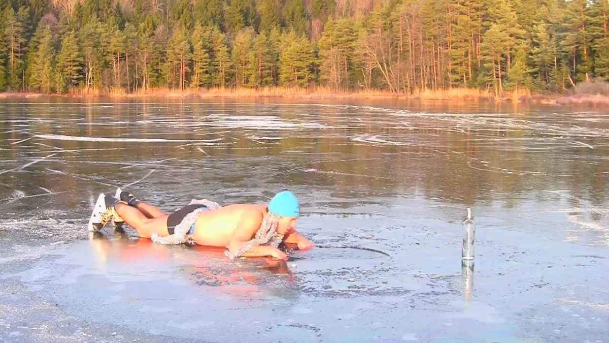 El youtuber noruego Tor Eckhoff murió al caer en un lago helado de Noruega.