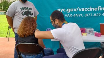 Vacunación al aire libre en NYC.