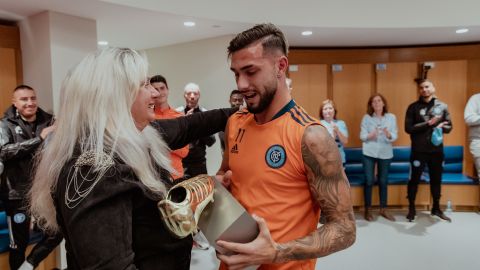 Valentín Castellanos y su madre, Marilú, en un encuentro inesperado para el goleador del NYCFC.