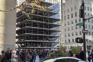 Cerrarán varias calles en Midtown Nueva York durante la temporada navideña del Rockefeller Center para evitar caos y contagios; buses serán desviados
