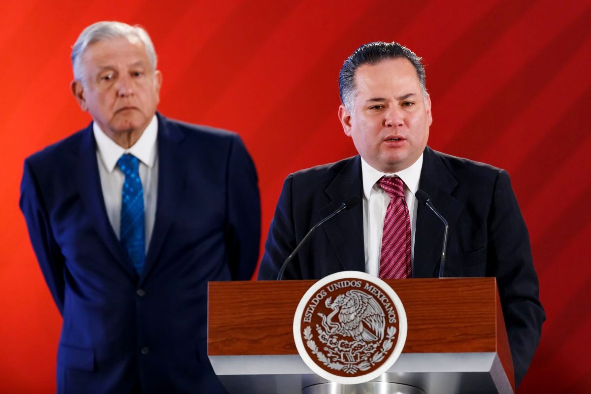 Titular de Inteligencia Financiera de México renuncia tras polémica por boda.