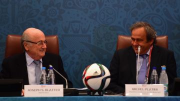Blatter y Platini siguen envueltos en fraudes.
