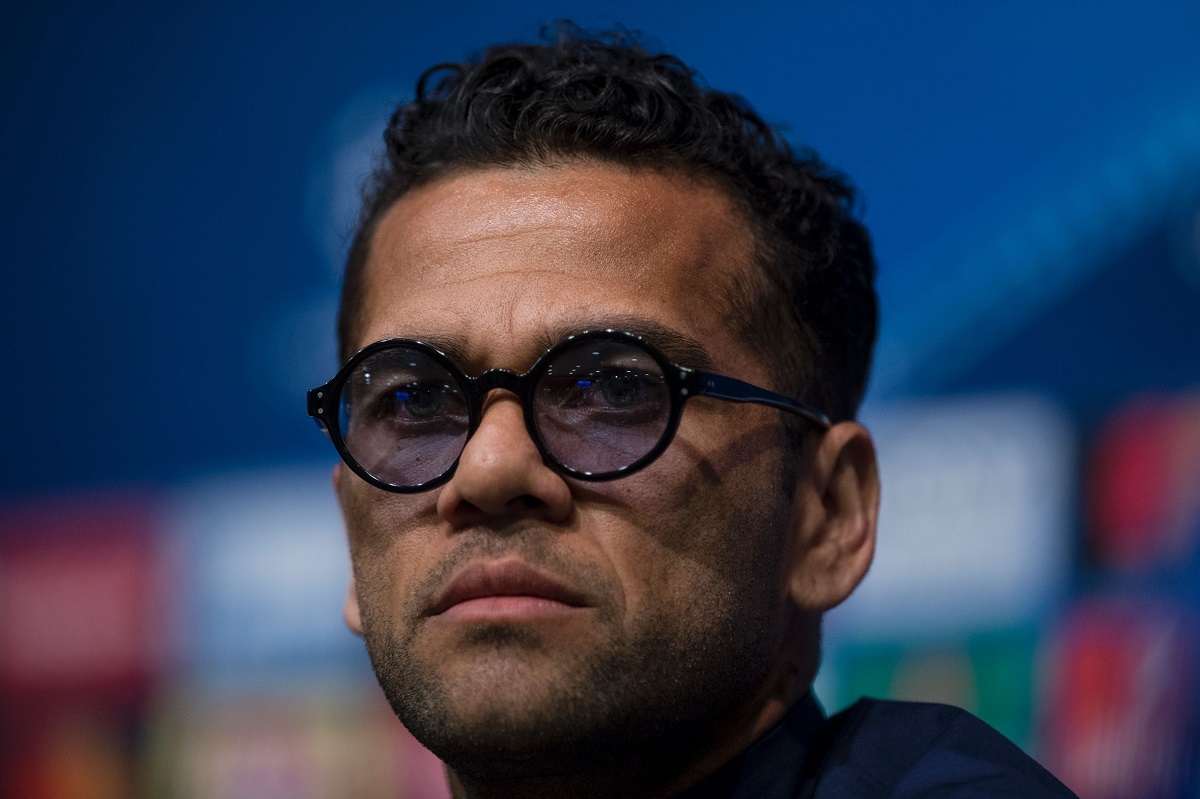 Silence spoken by authority: emotional first speech by Dani Alves on his return to Barcelona [Video]