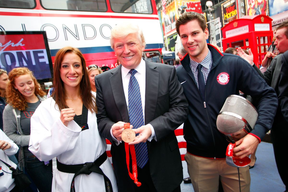 Un joven Trump en 2012 se reunió con Diana Lopez, quien representó a Estados Unidos en Taekwondo en los JJ.OO. Londres 2012.