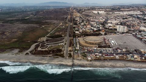 TOPSHOT-MEXICO-MIGRANTS-PROJECT-24HOURS