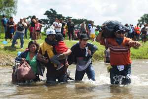 Caravana migrante del sur de México logra acuerdo con autoridades migratorias