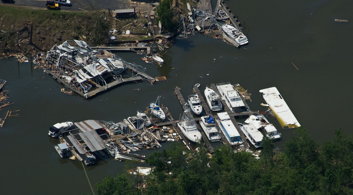 Antes del hallazgo del cuerpo del joven, rescatistas encontraron varias de sus prendas en el Black Warrior River.