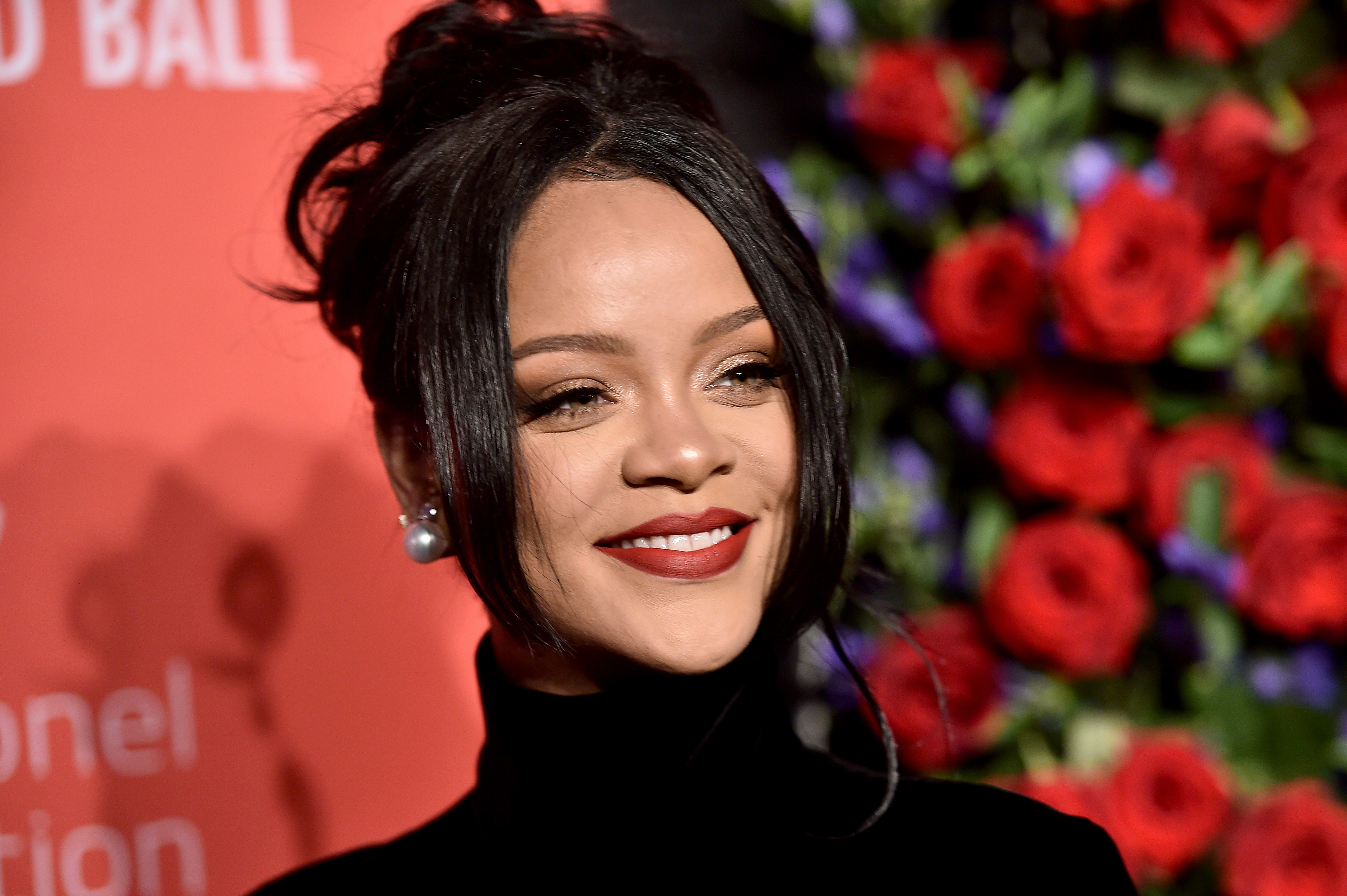 Rihanna Ayuda Al Personal De Un Restaurante A Limpiar Tras Disfrutar De ...