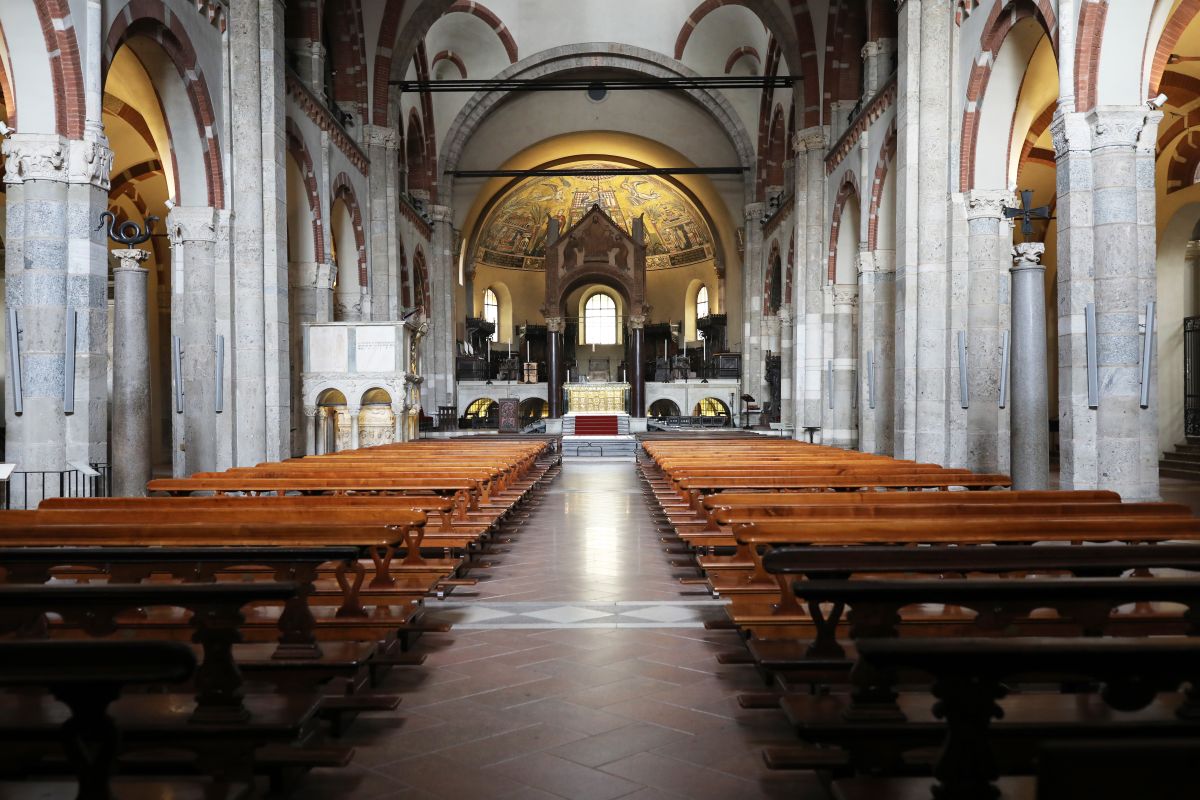 Altar de una iglesia católica.