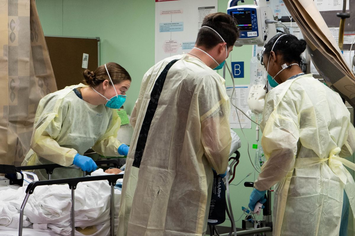 Durante su hospitalización, Fuentes contrajo una neumonía severa y llegó a padecer de insuficiencia pulmonar. 
