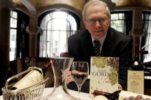 Muere el escritor estadounidense Noah Gordon, autor de la novela "El rabino"