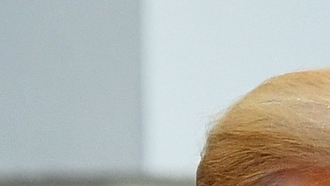 Melania sorprende en dos elegantes eventos al lado de Trump en Mar-a-Lago