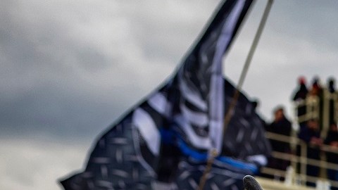 Jacob Chansley se autodenomina el "Chamán QAnon".