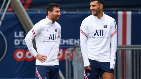 Lionel Messi y Leandro Paredes