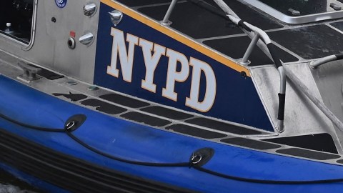 NYPD en Hudson River, octubre 2021.