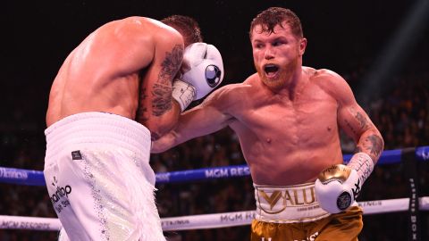 Saúl Canelo Álvarez y Caleb Plant