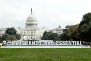 Por qué el Senado retrasa reunión con parlamentaria sobre protección o 'parole' para inmigrantes indocumentados