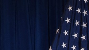 El republicano Glenn Youngkin es considerado una "estrella naciente" del Partido Repu}licano.