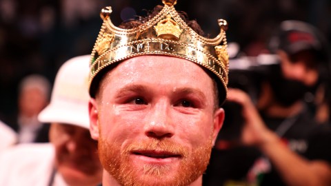 Canelo Alvarez v Caleb Plant